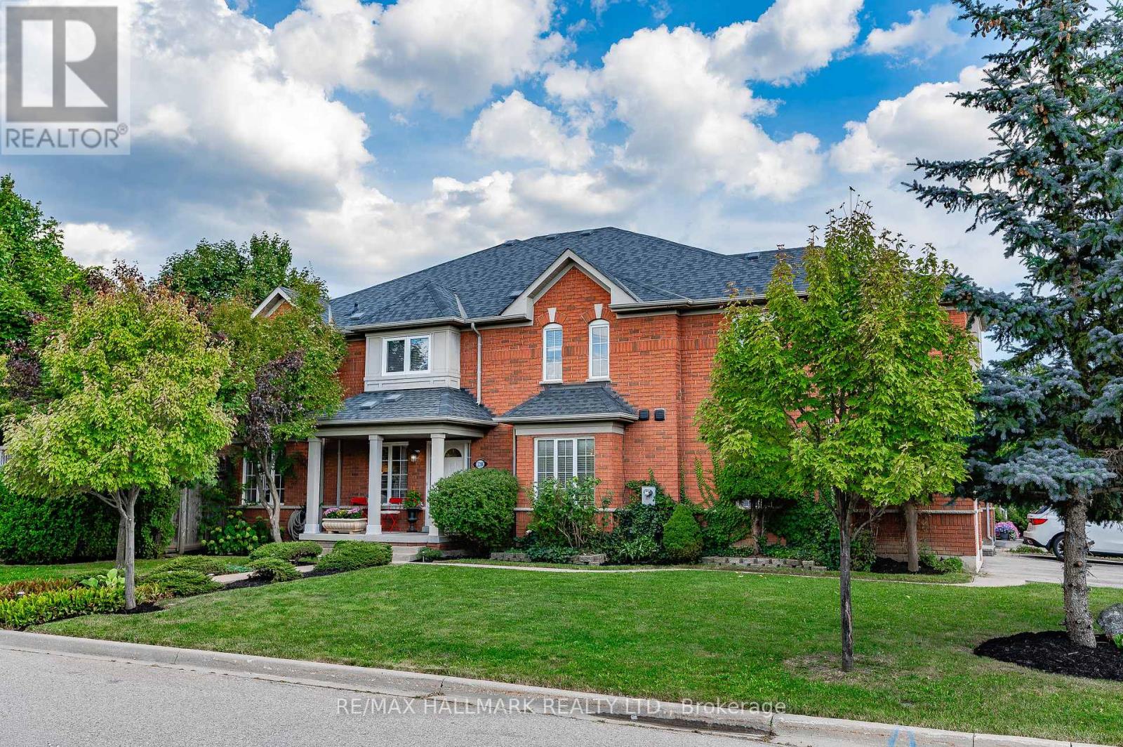 Photo 4 of 3288 Equestrian Crescent, Mississauga ON