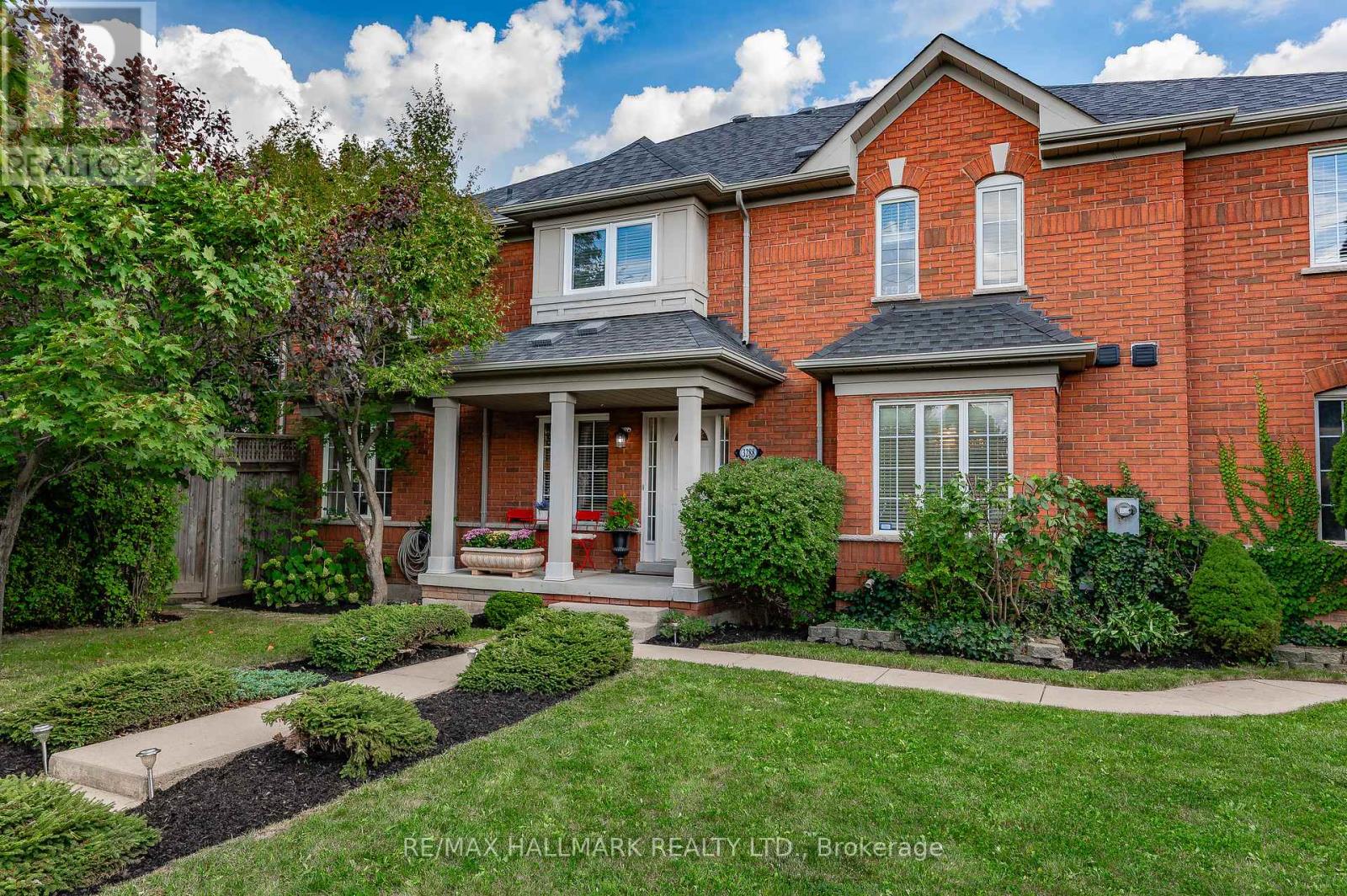 Photo 6 of 3288 Equestrian Crescent, Mississauga ON