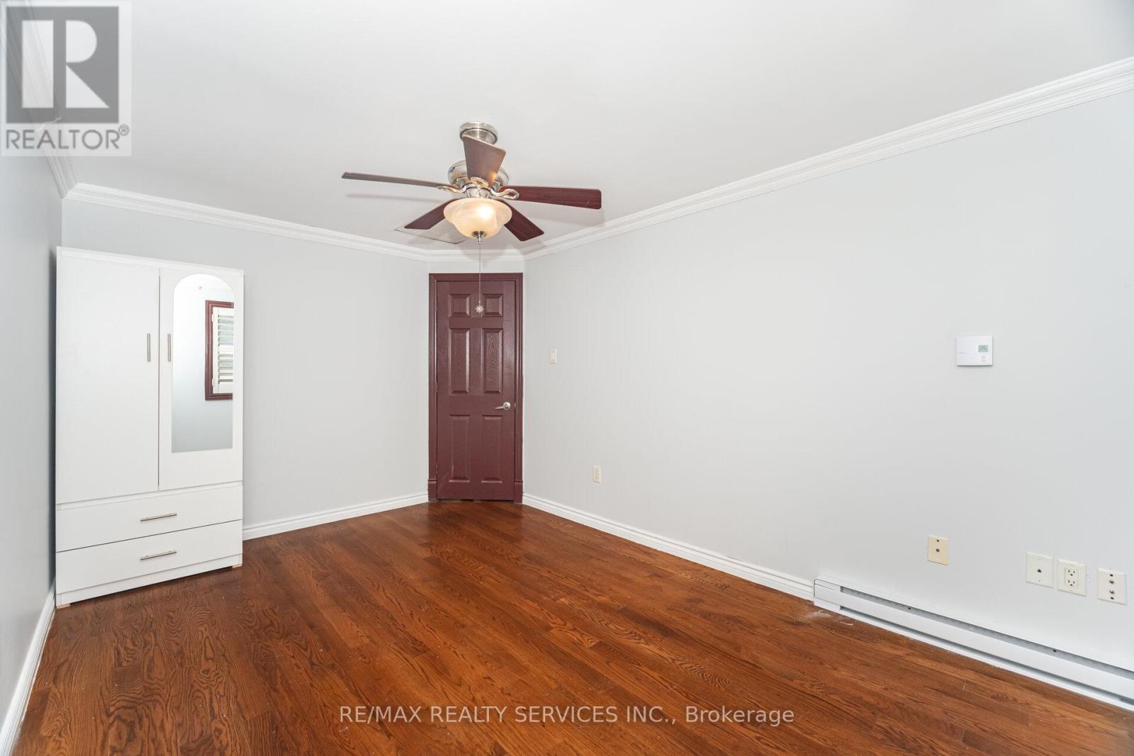 Photo 33 of 28 Homeland Court, Brampton ON