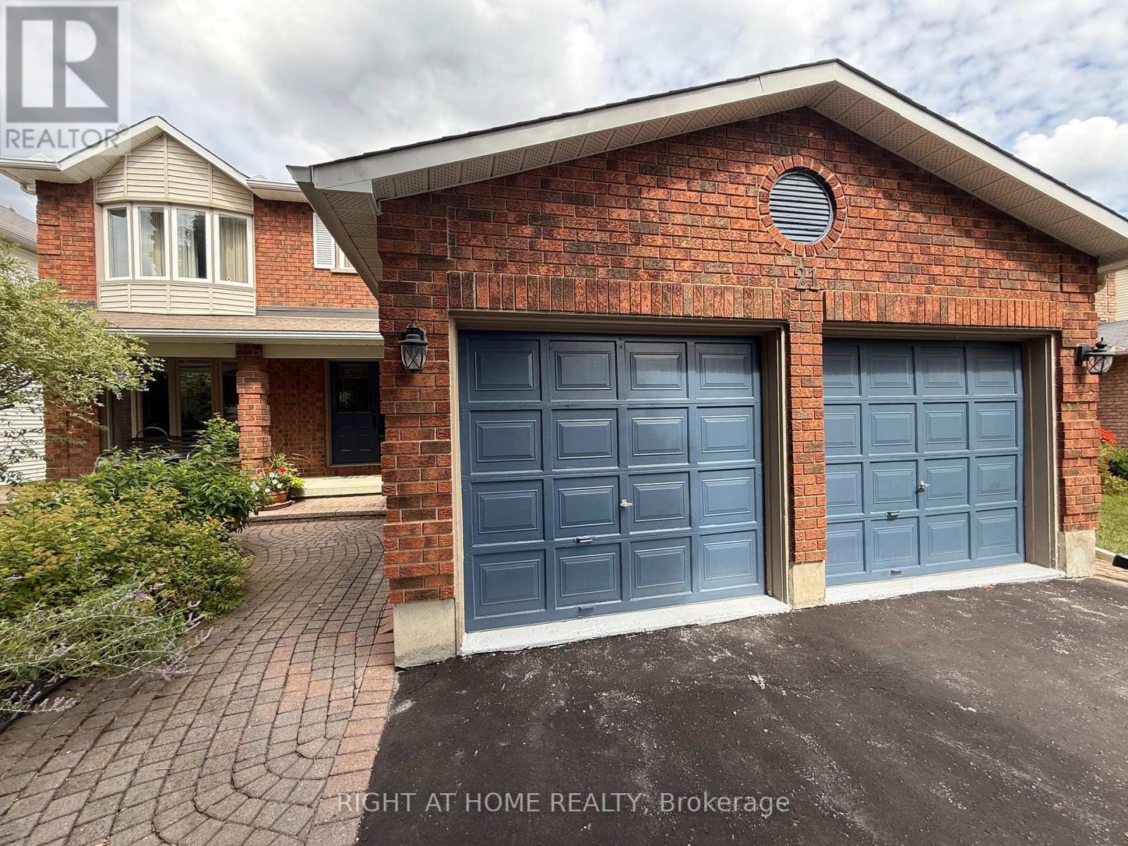 Photo 1 of 21 Hime Crescent, Ottawa ON