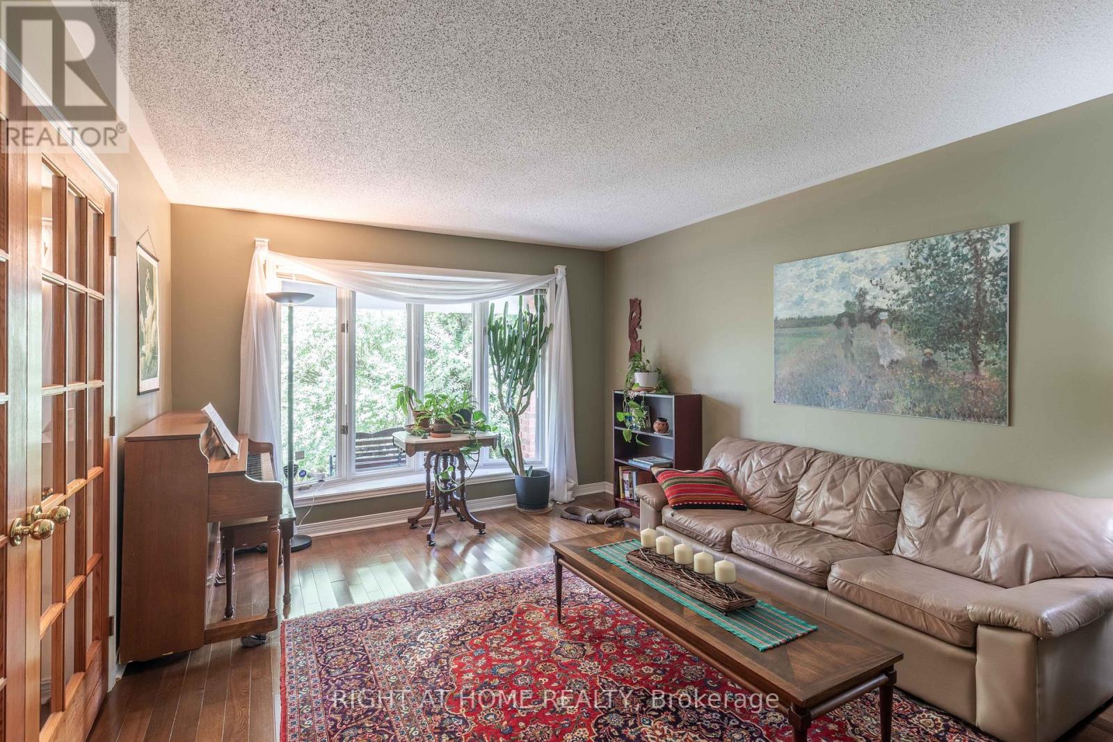 Photo 16 of 21 Hime Crescent, Ottawa ON