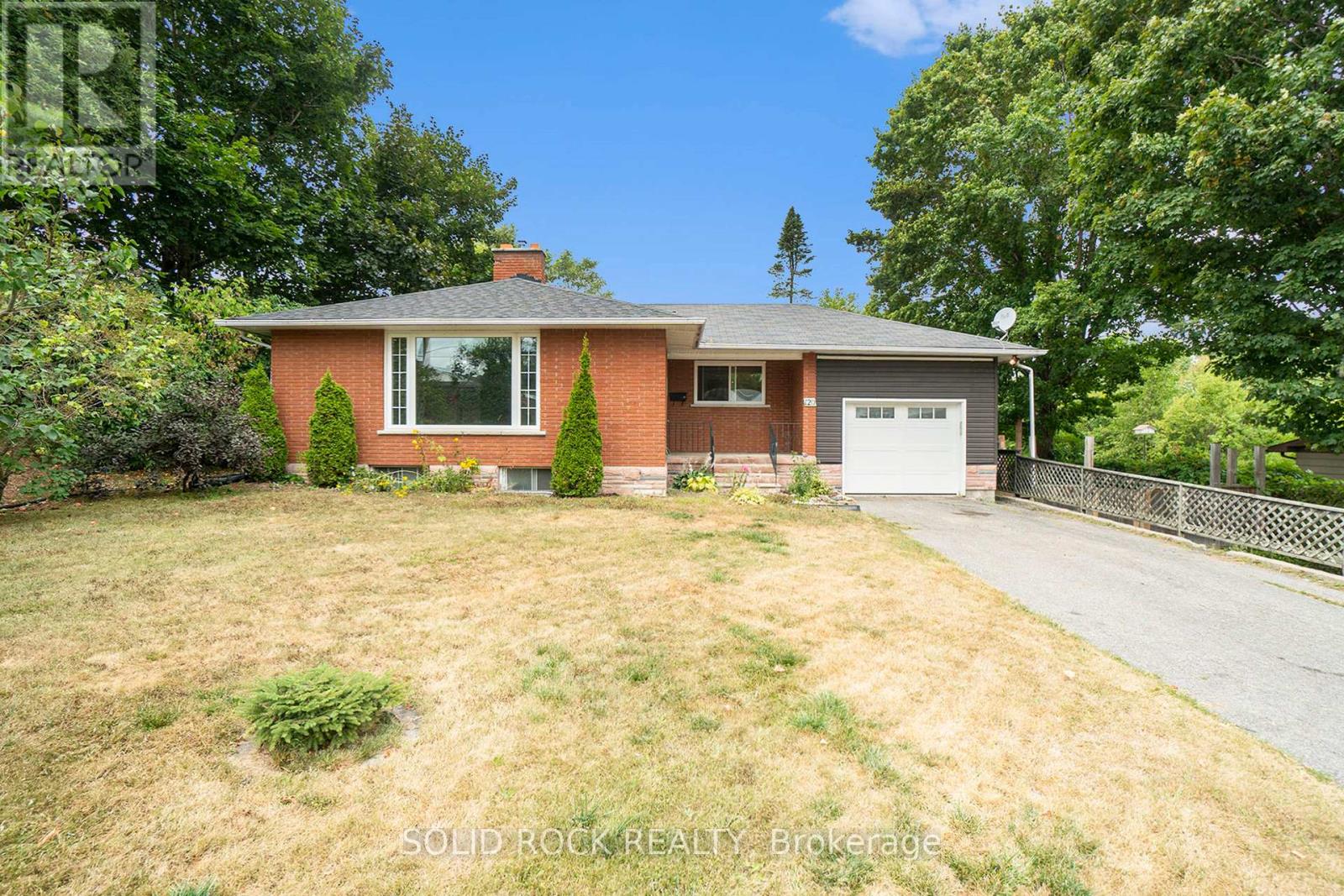 Photo 2 of 120 Ida Street N, Arnprior ON