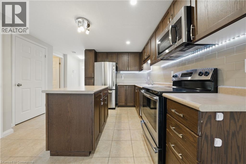 Photo 7 of 31 Sienna Street Unit A, Kitchener ON