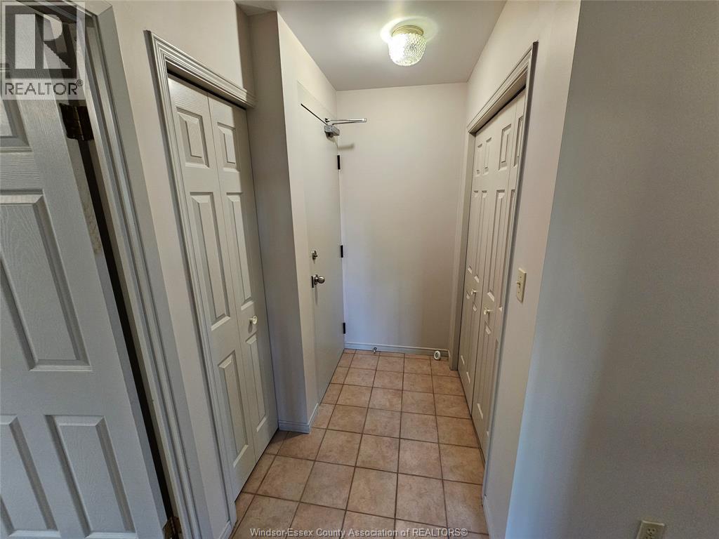 Photo 18 of 2975 Walker, Windsor ON