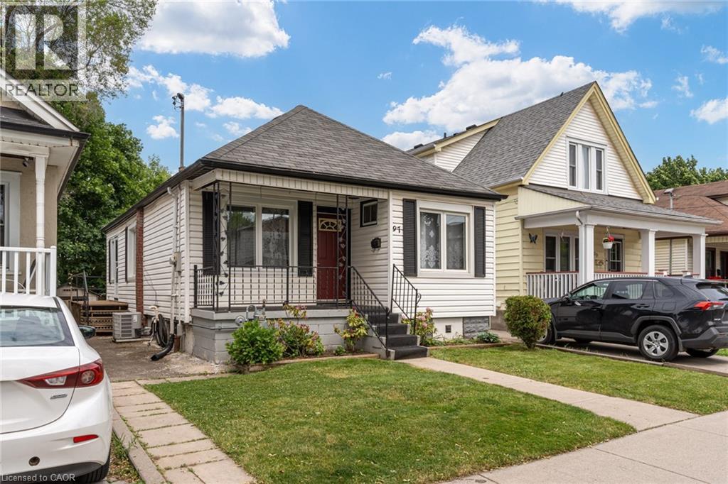 Photo 3 of 97 Park Row N, Hamilton ON