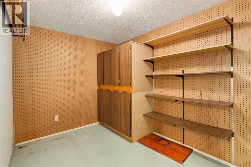 Photo 36 of 300 Edgehill Drive Nw, Calgary AB