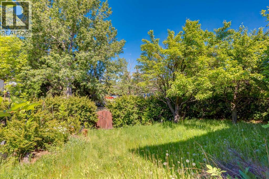 Photo 39 of 300 Edgehill Drive Nw, Calgary AB
