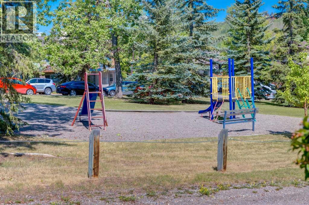 Photo 42 of 300 Edgehill Drive Nw, Calgary AB