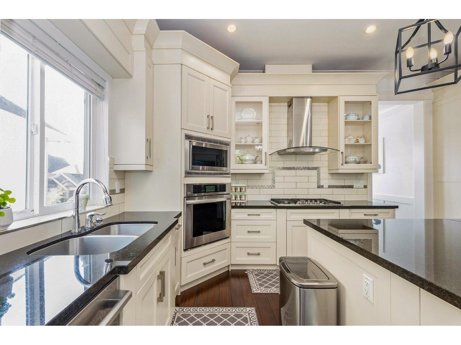 Photo 8 of 7132 178 Street, Surrey BC