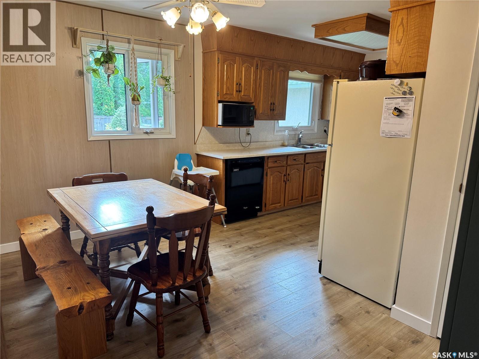 Photo 8 of 233 Assiniboine Drive, Saskatoon SK
