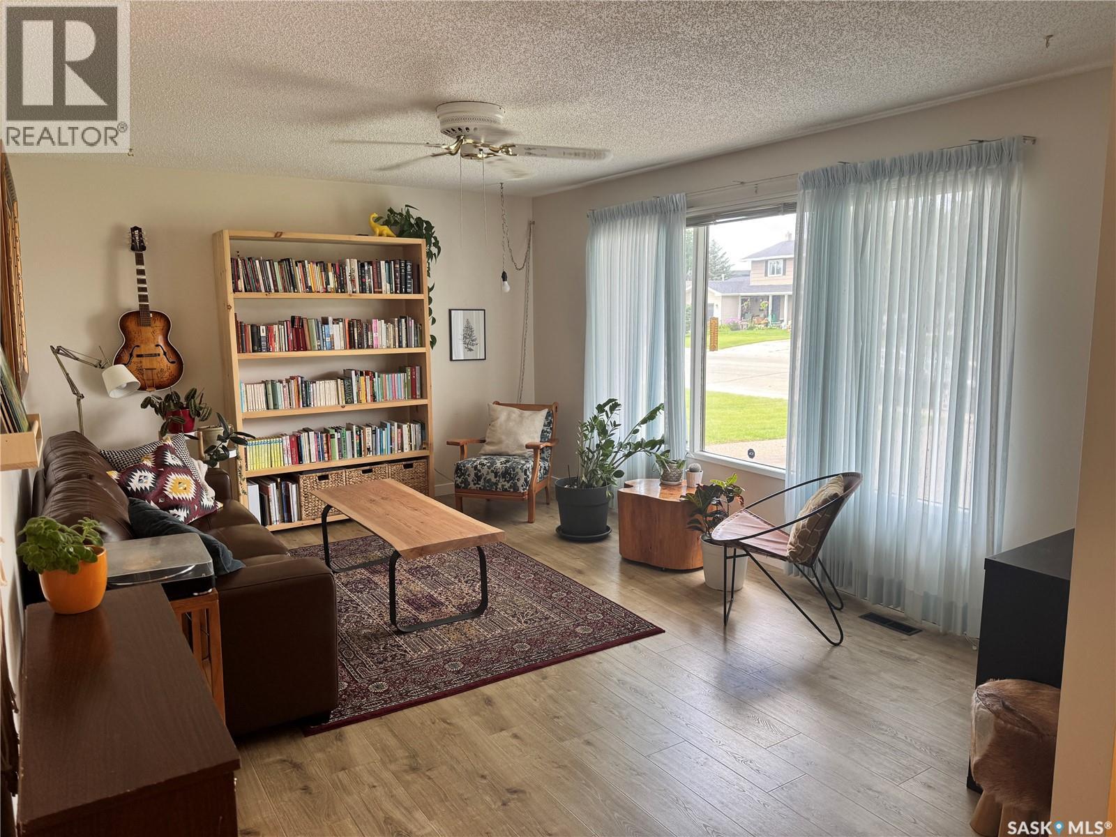 Photo 6 of 233 Assiniboine Drive, Saskatoon SK