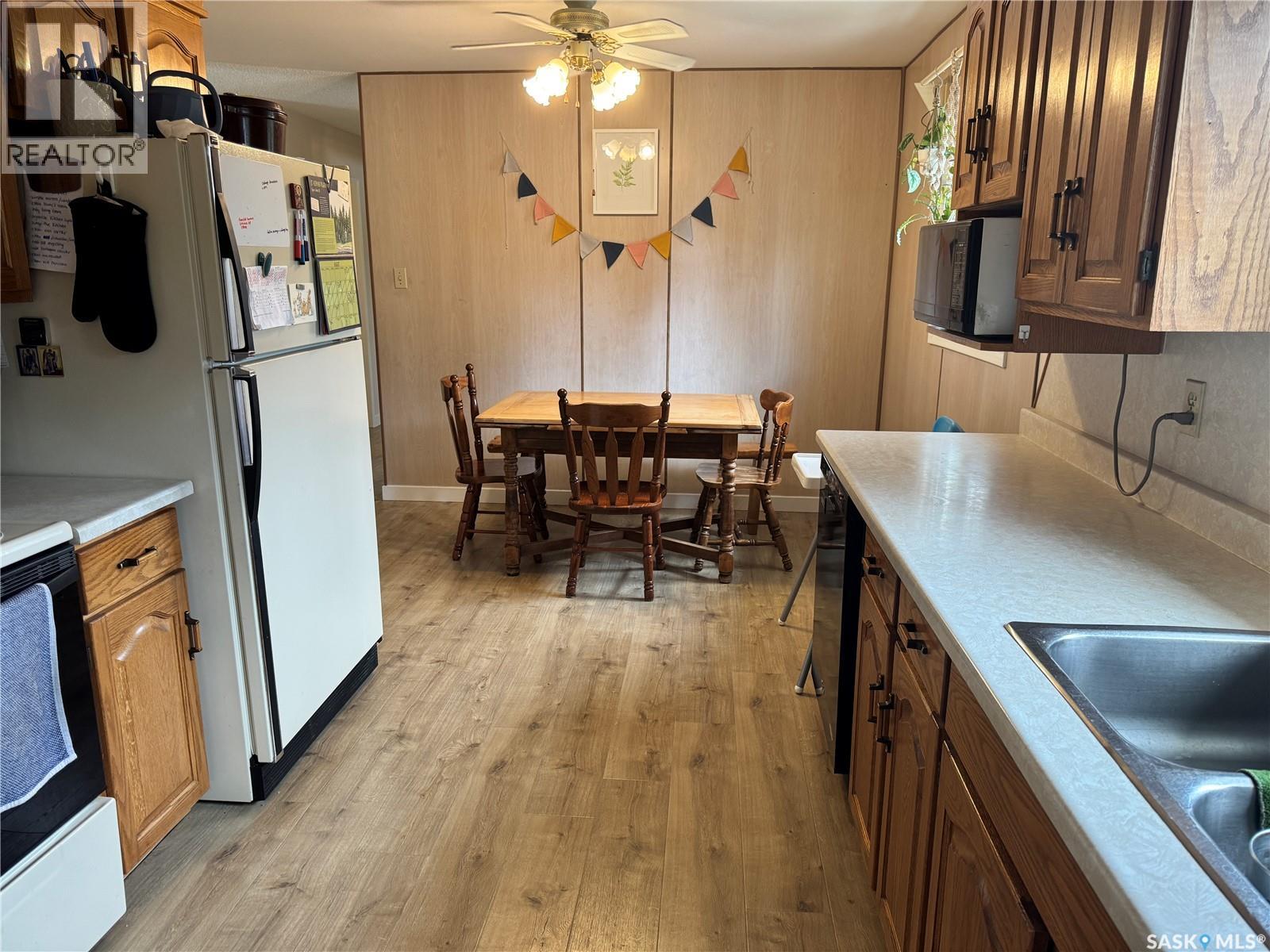 Photo 10 of 233 Assiniboine Drive, Saskatoon SK