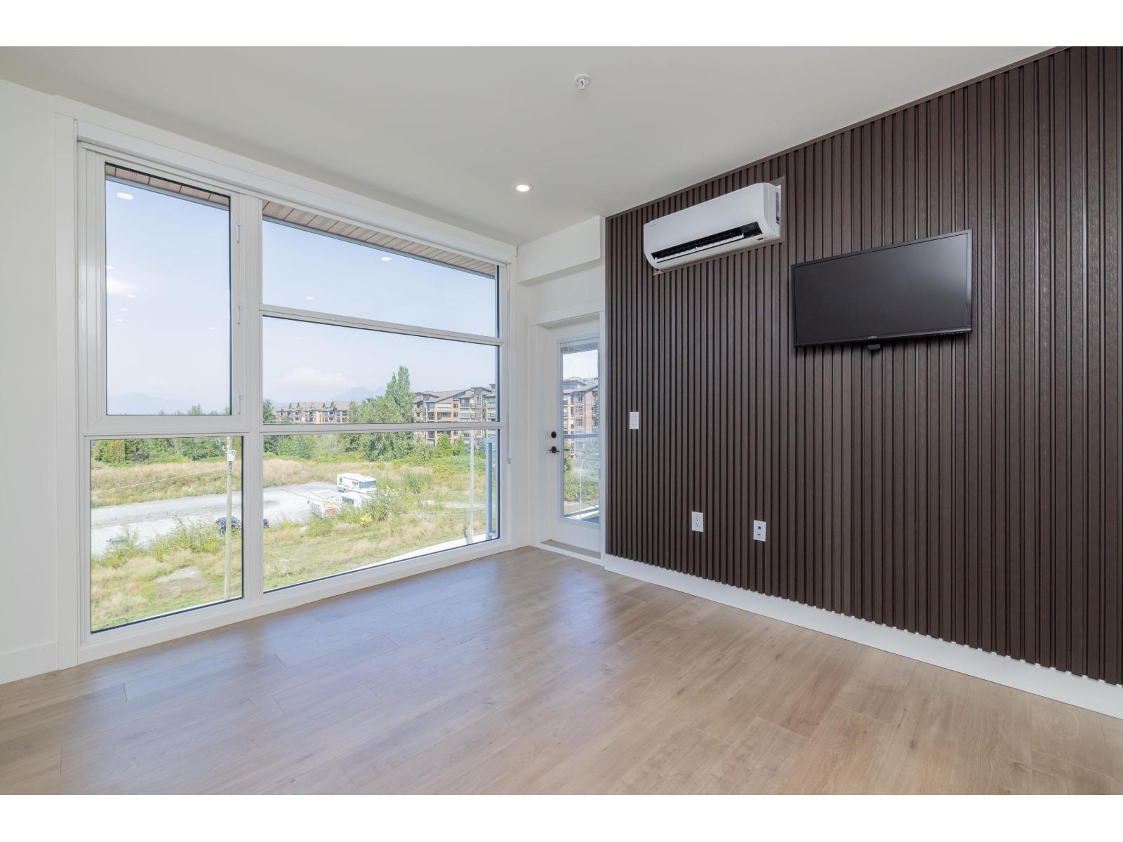 Photo 11 of 407 20614 80 Avenue, Langley BC