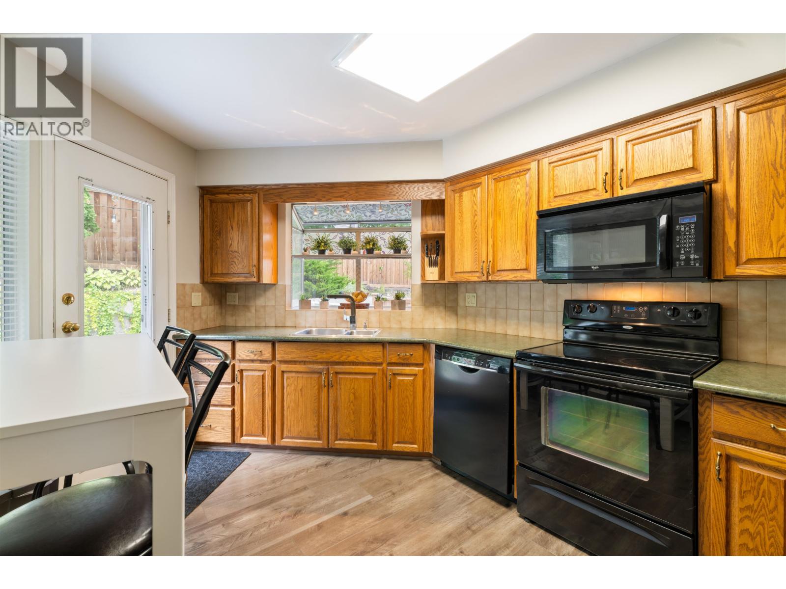 Photo 12 of 41 1190 Falcon Drive, Coquitlam BC