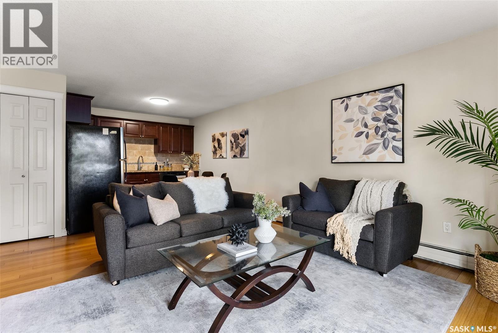 Photo 5 of 9 2104 Mcintyre Street, Regina SK
