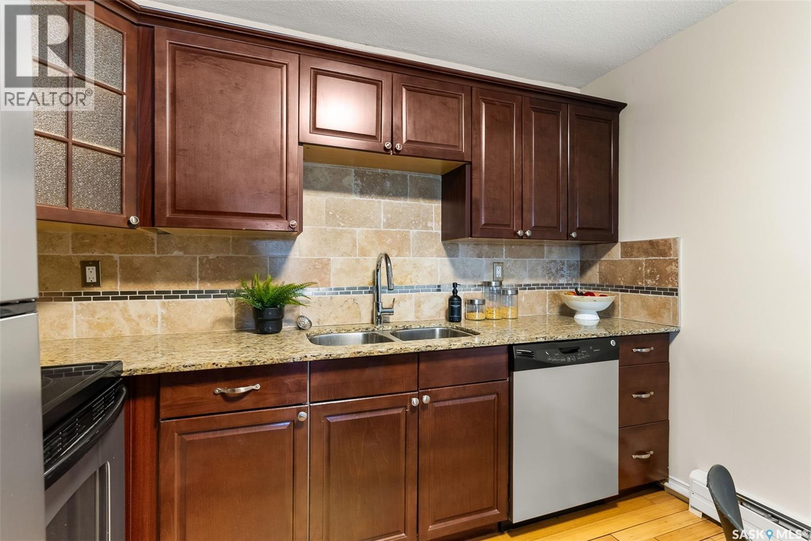 Photo 7 of 9 2104 Mcintyre Street, Regina SK