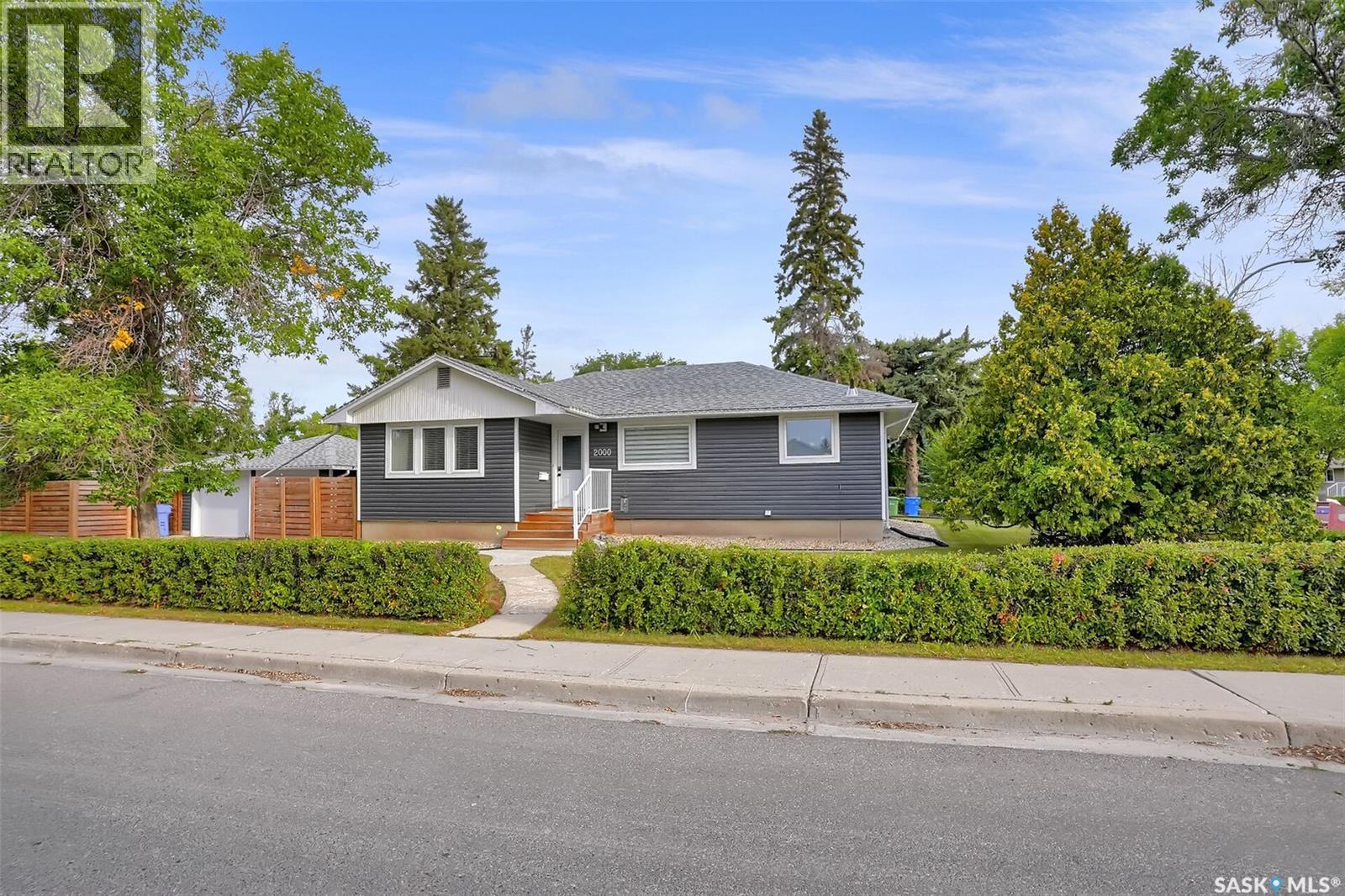 Photo 3 of 2000 Jubilee Avenue, Regina SK