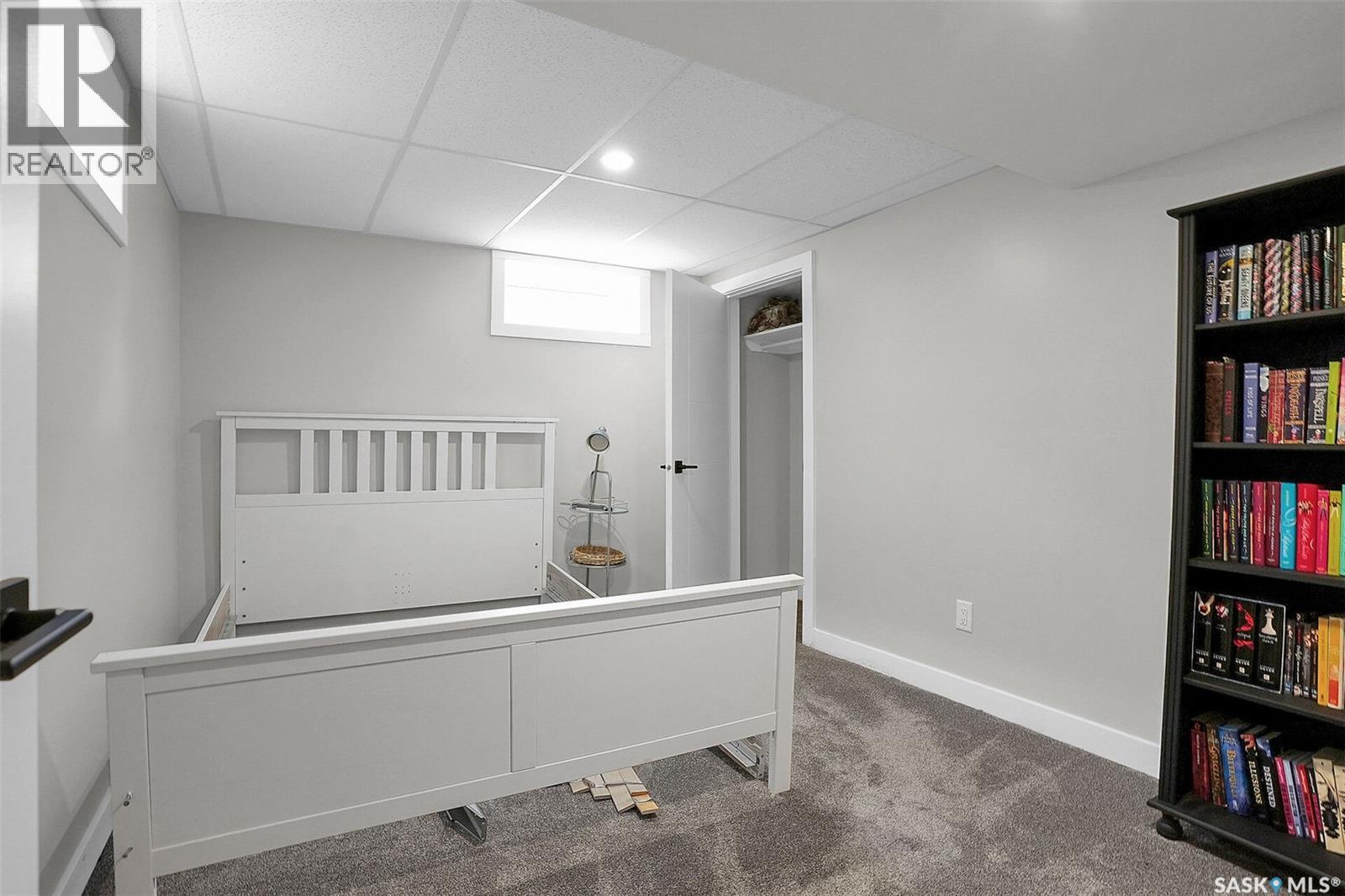 Photo 31 of 2000 Jubilee Avenue, Regina SK