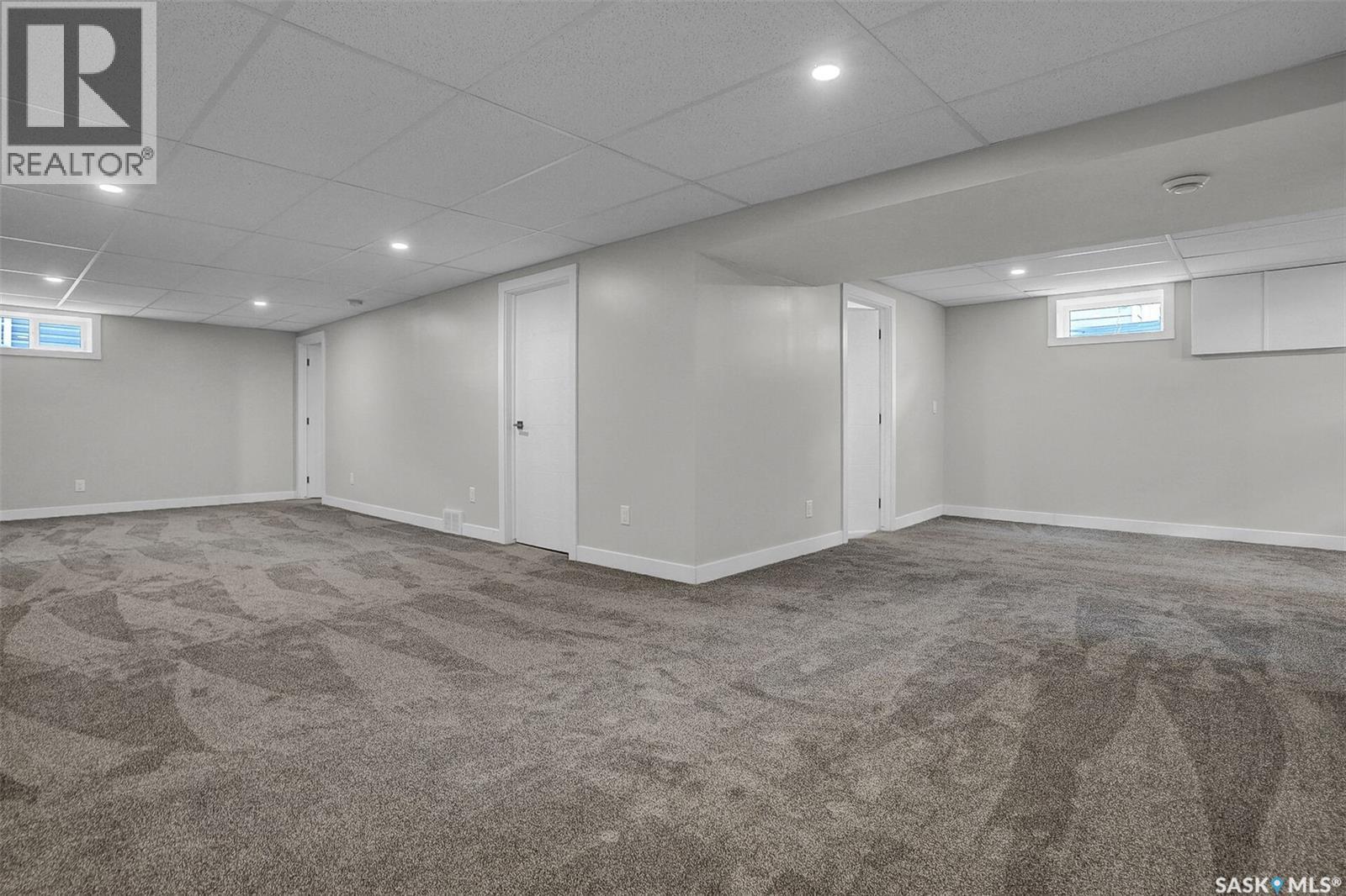 Photo 37 of 2000 Jubilee Avenue, Regina SK