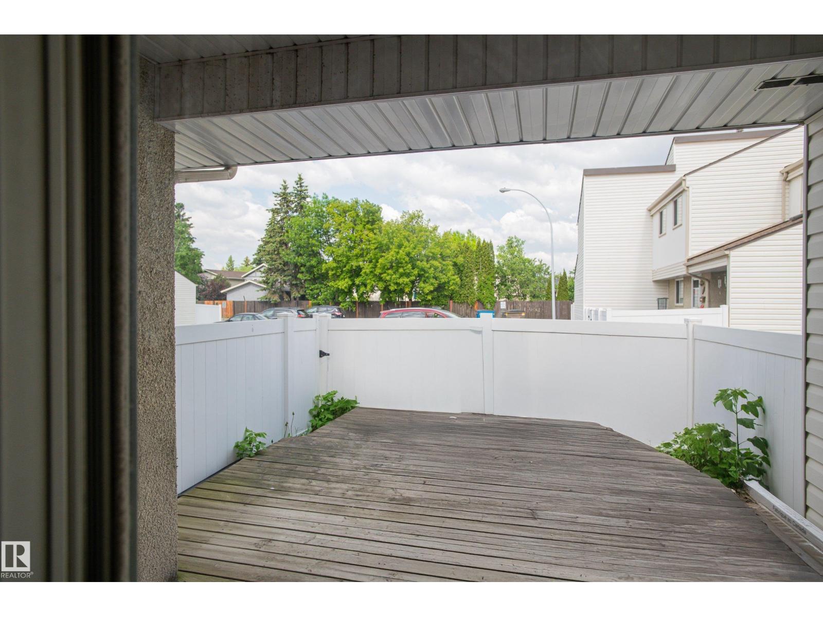 Photo 4 of 45 Woodvale Vg Nw, Edmonton AB