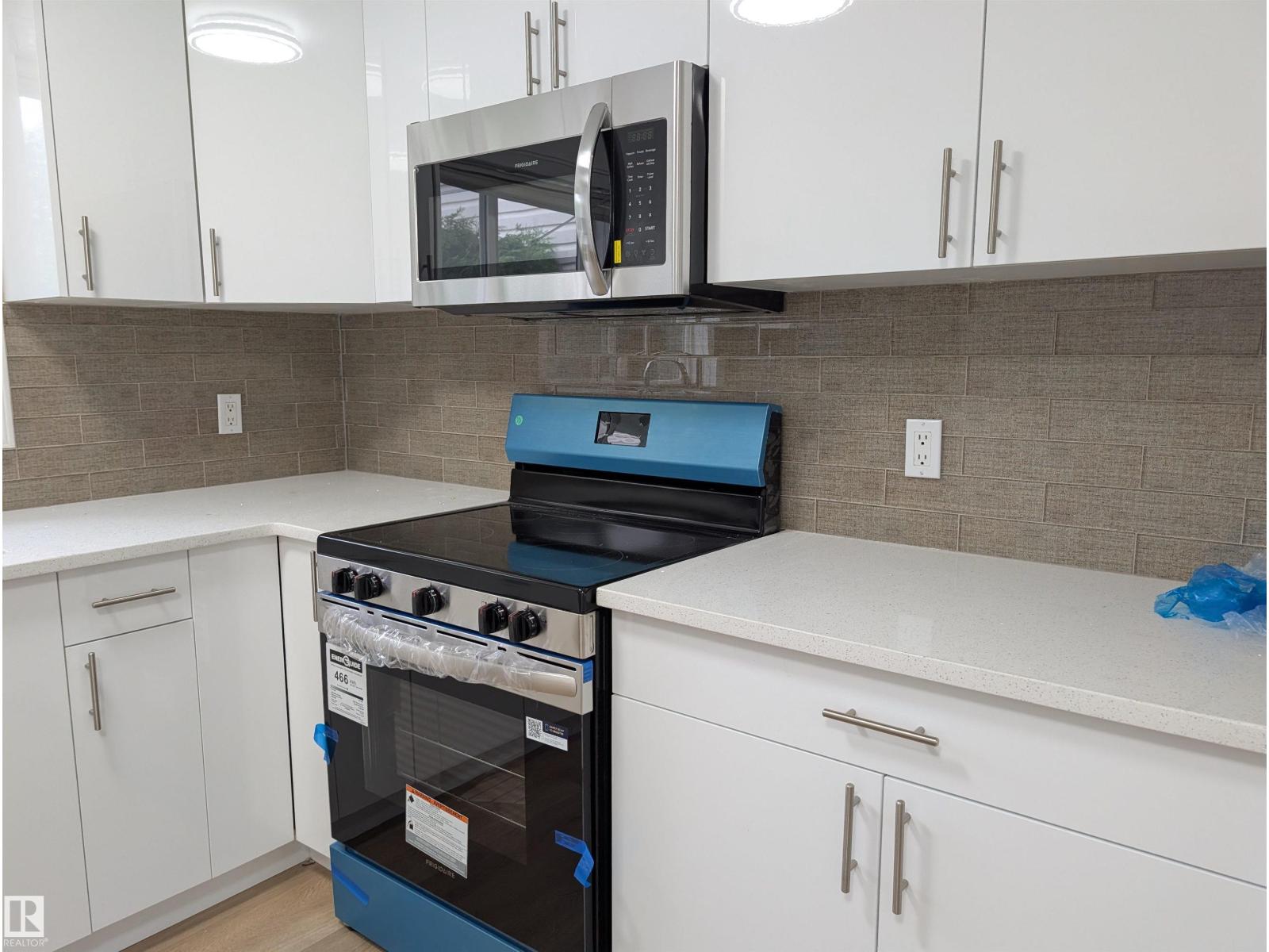 Photo 16 of 45 Woodvale Vg Nw, Edmonton AB
