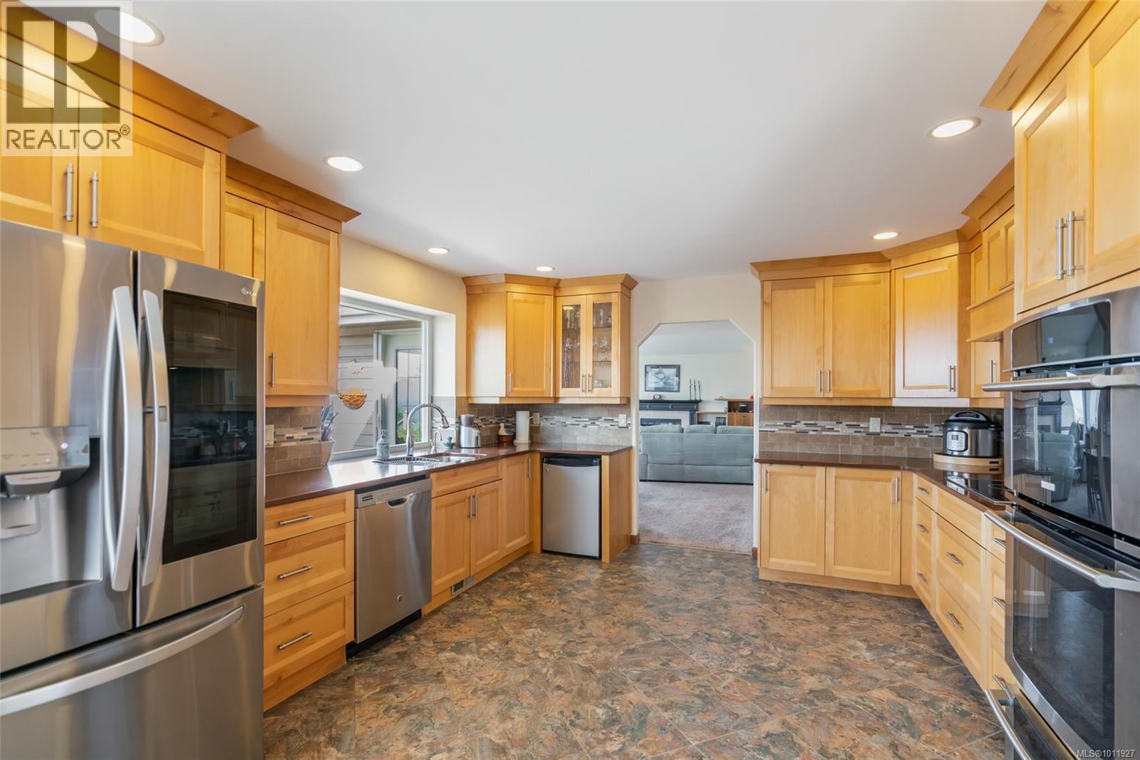Photo 3 of 101 Cheryl Pl, Nanaimo BC