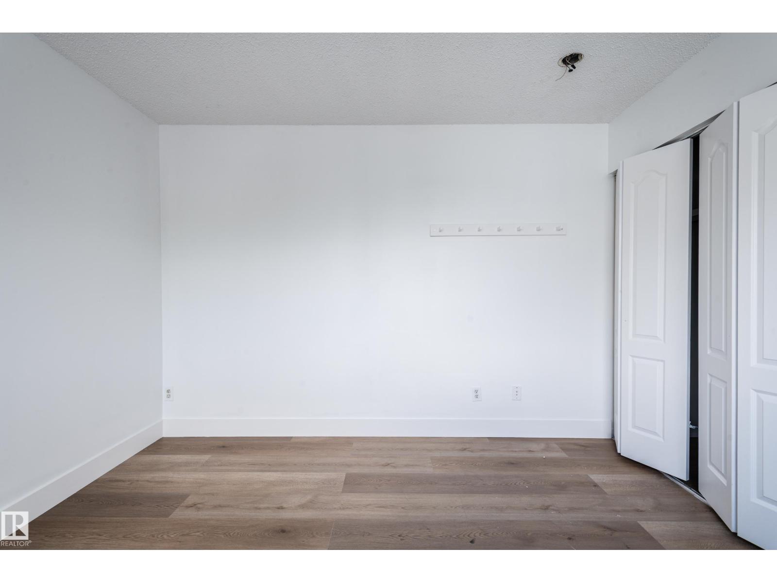 Photo 36 of 45 Woodvale Vg Nw, Edmonton AB