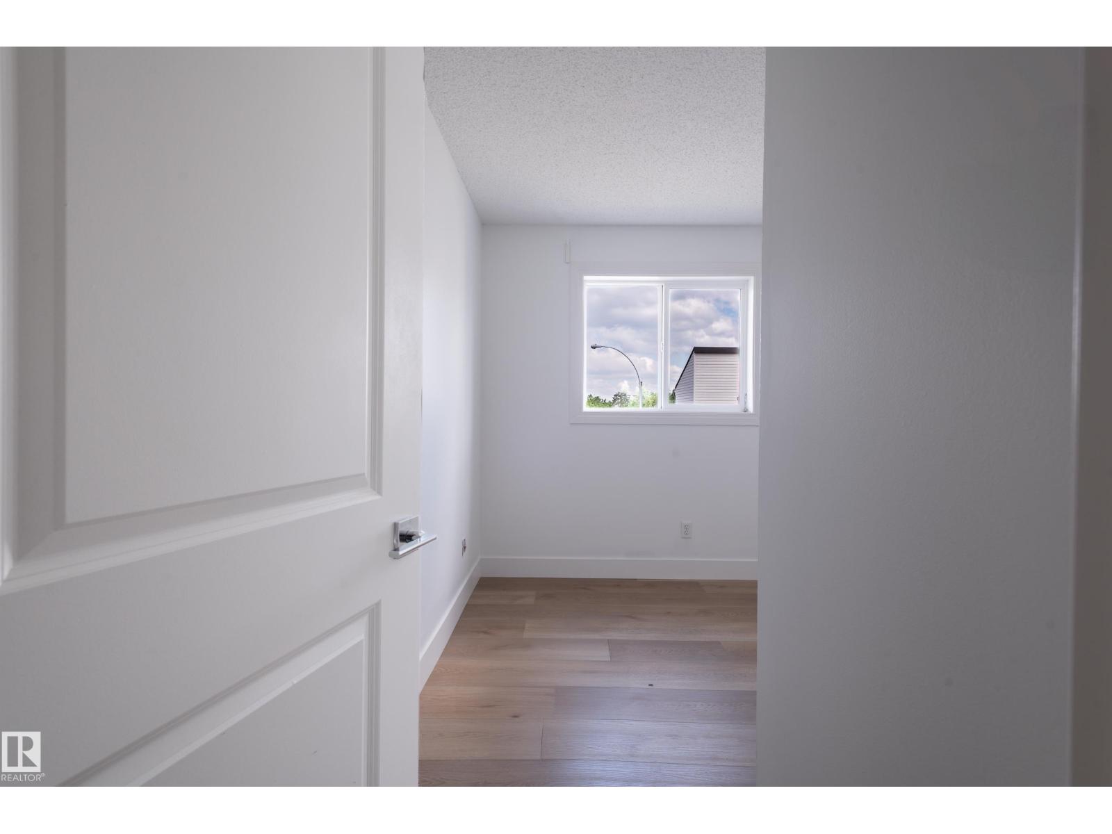 Photo 28 of 45 Woodvale Vg Nw, Edmonton AB