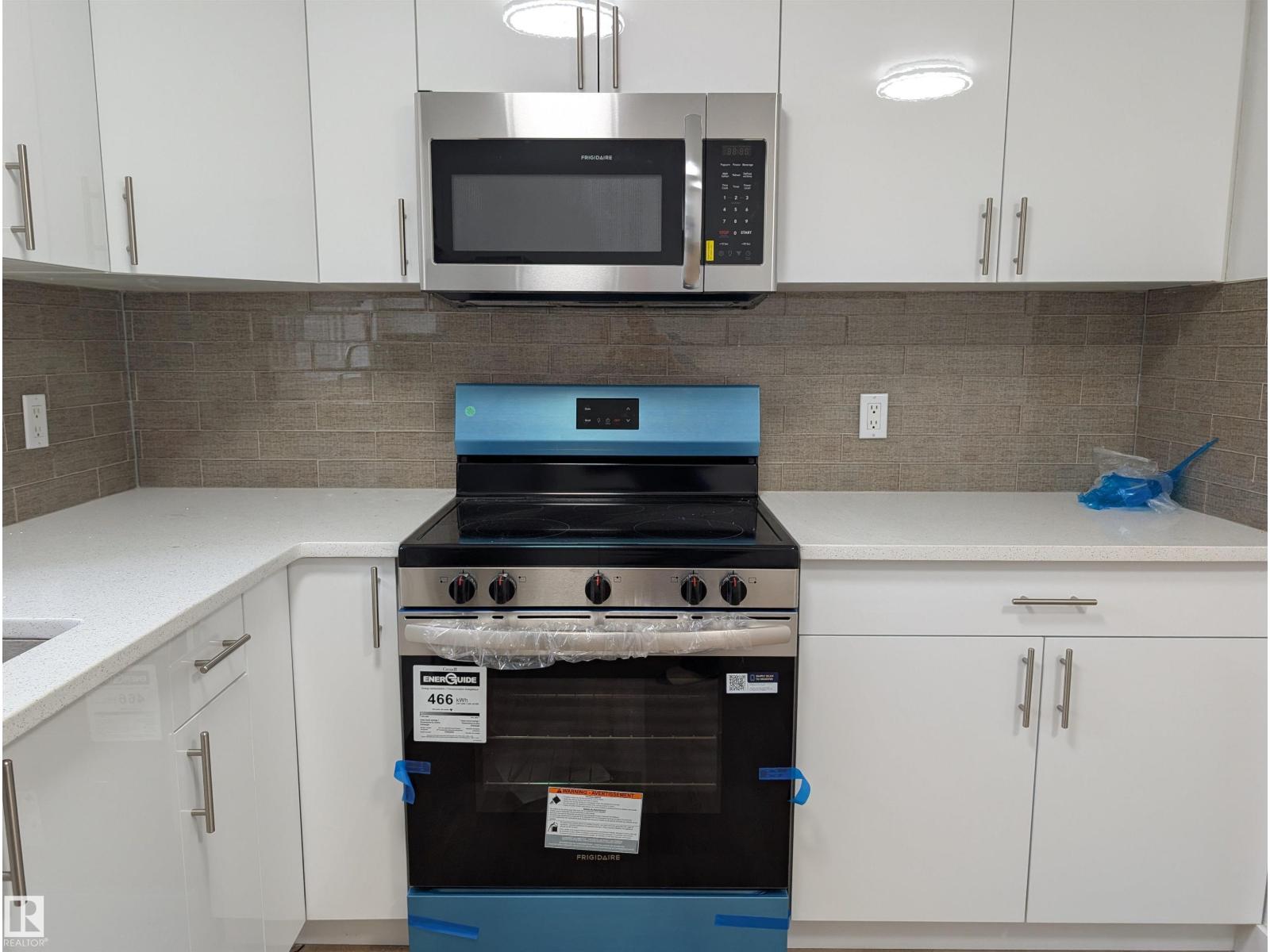 Photo 15 of 45 Woodvale Vg Nw, Edmonton AB