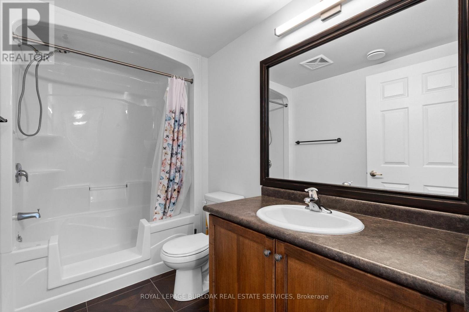 Photo 12 of 307 67 Kingsbury Square, Guelph ON