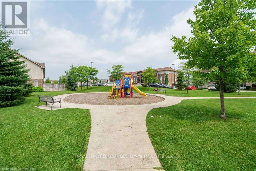 Photo 17 of 307 67 Kingsbury Square, Guelph ON