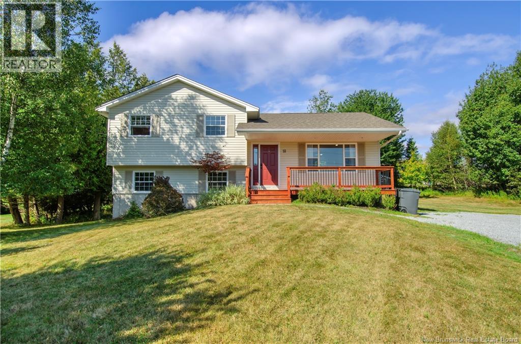 Photo 1 of 10 Chilkoot Court, Quispamsis NB