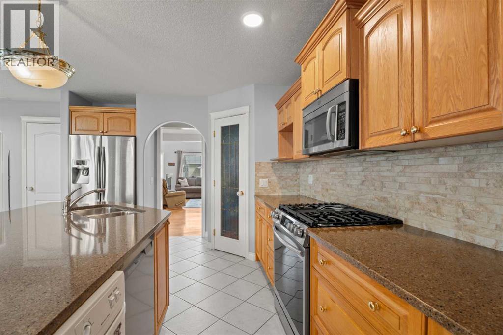 Photo 11 of 857 West Chesteremere Drive, Chestermere AB