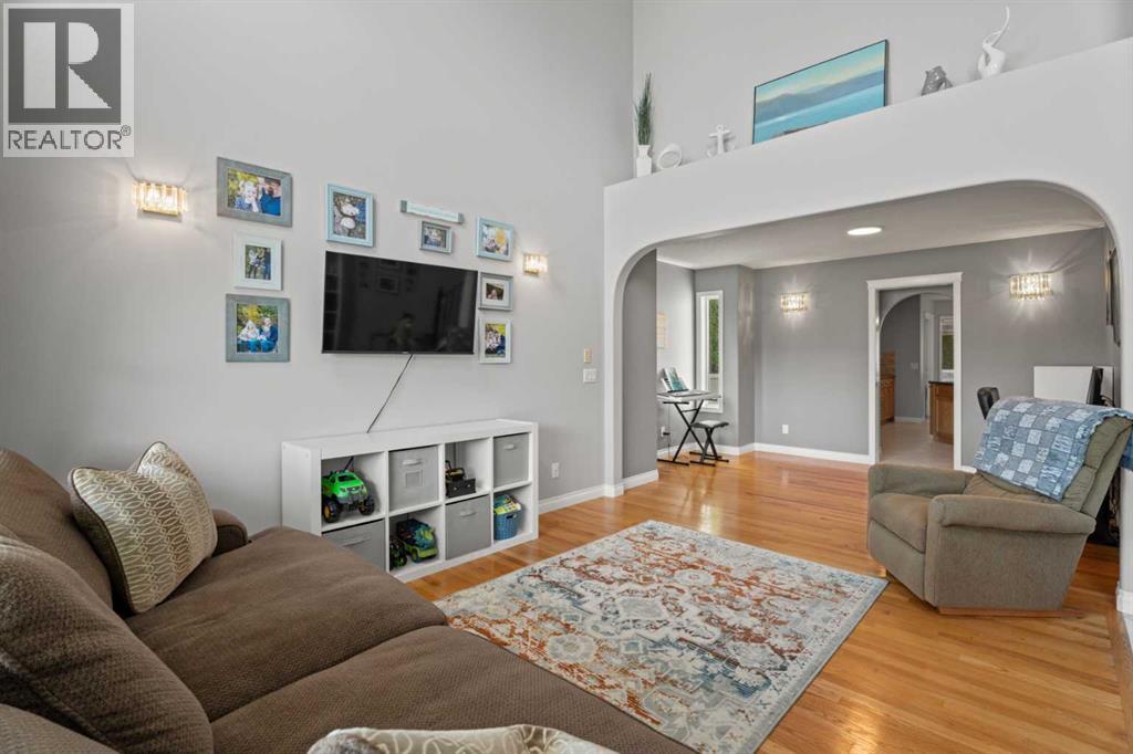 Photo 5 of 857 West Chesteremere Drive, Chestermere AB