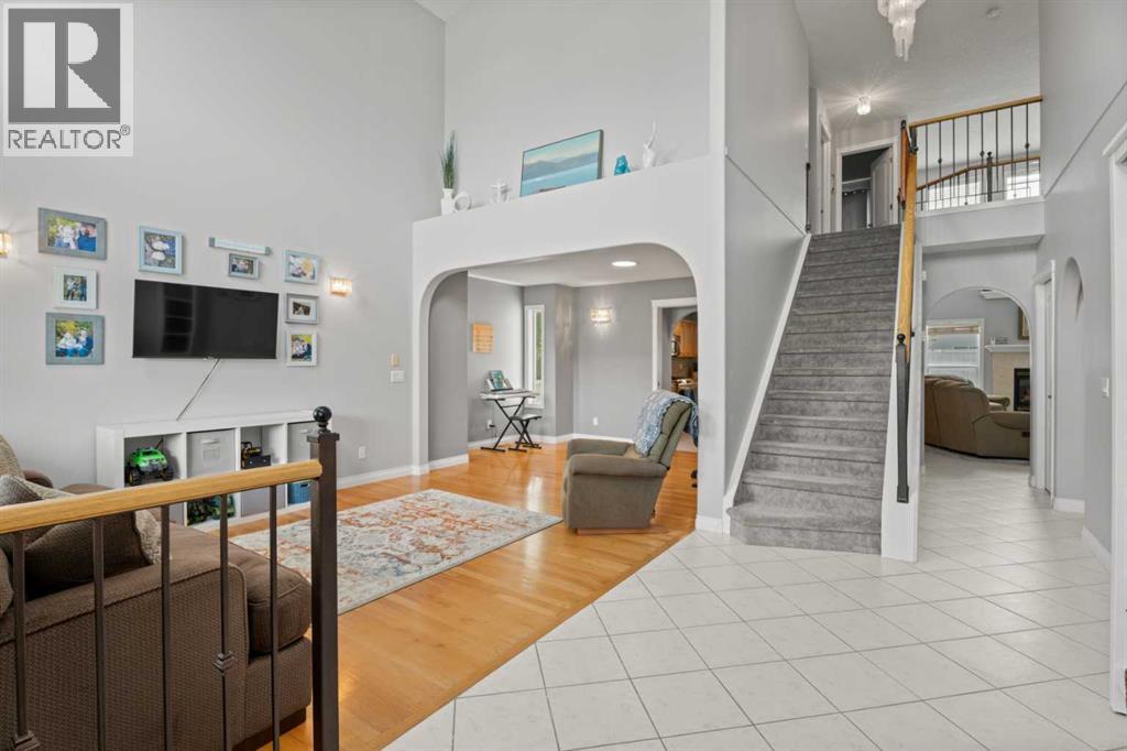 Photo 4 of 857 West Chesteremere Drive, Chestermere AB