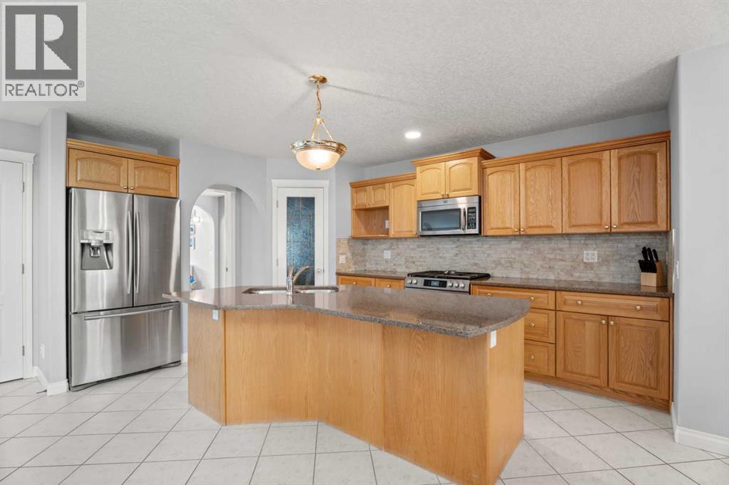 Photo 10 of 857 West Chesteremere Drive, Chestermere AB