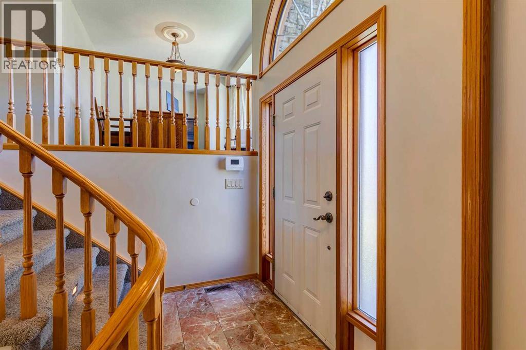 Photo 4 of 285 Hawkstone Drive Nw, Calgary AB