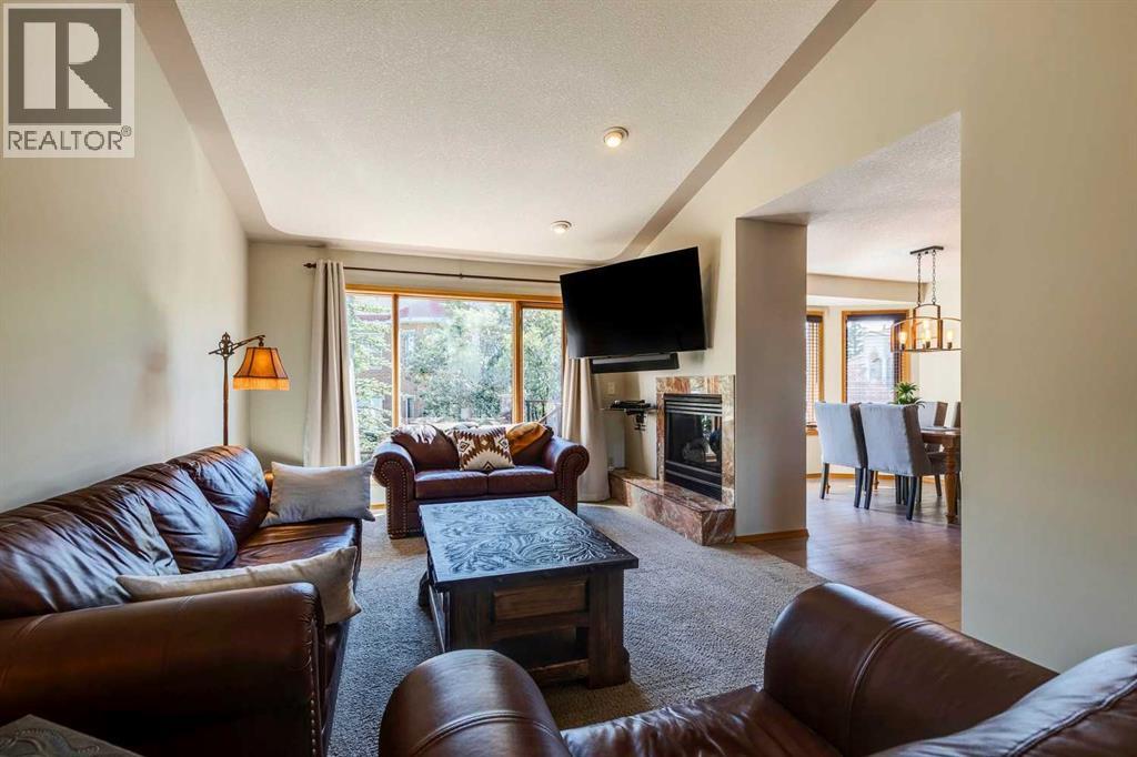 Photo 8 of 285 Hawkstone Drive Nw, Calgary AB