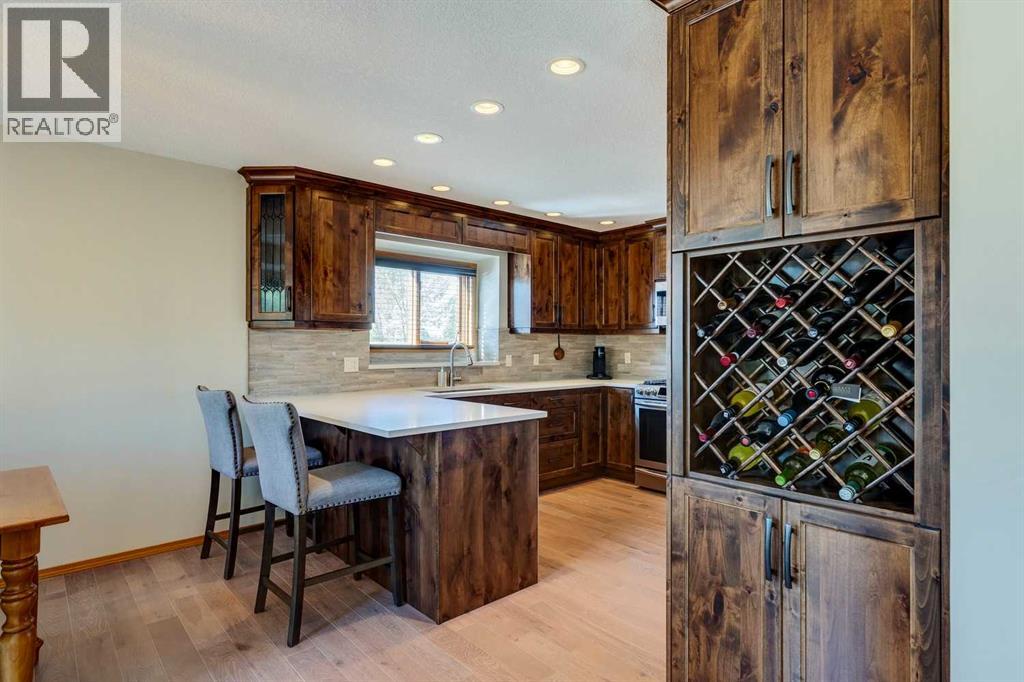 Photo 19 of 285 Hawkstone Drive Nw, Calgary AB