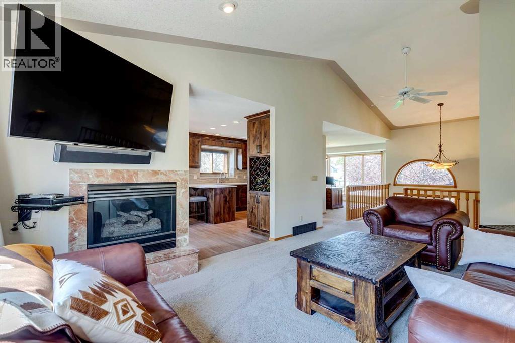 Photo 12 of 285 Hawkstone Drive Nw, Calgary AB