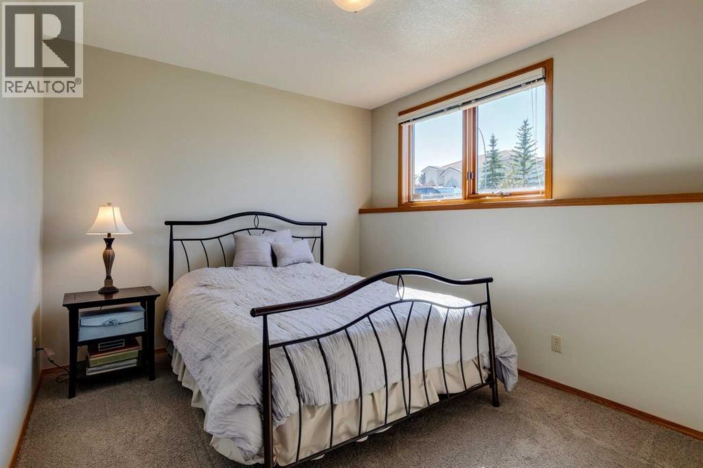 Photo 32 of 285 Hawkstone Drive Nw, Calgary AB
