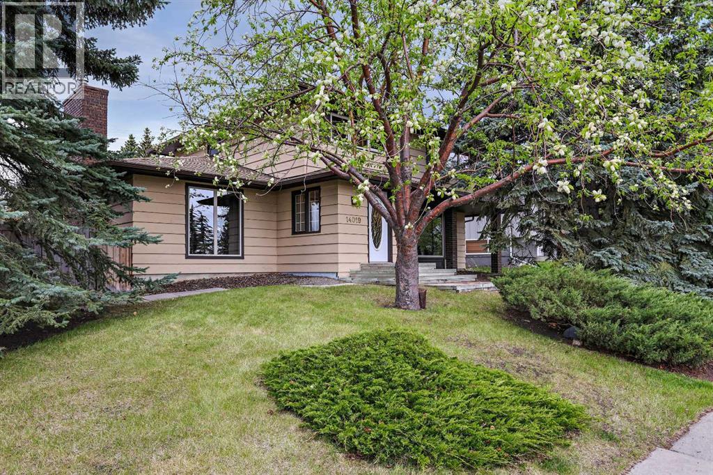 Photo 1 of 14019 Parkland Boulevard Se, Calgary AB