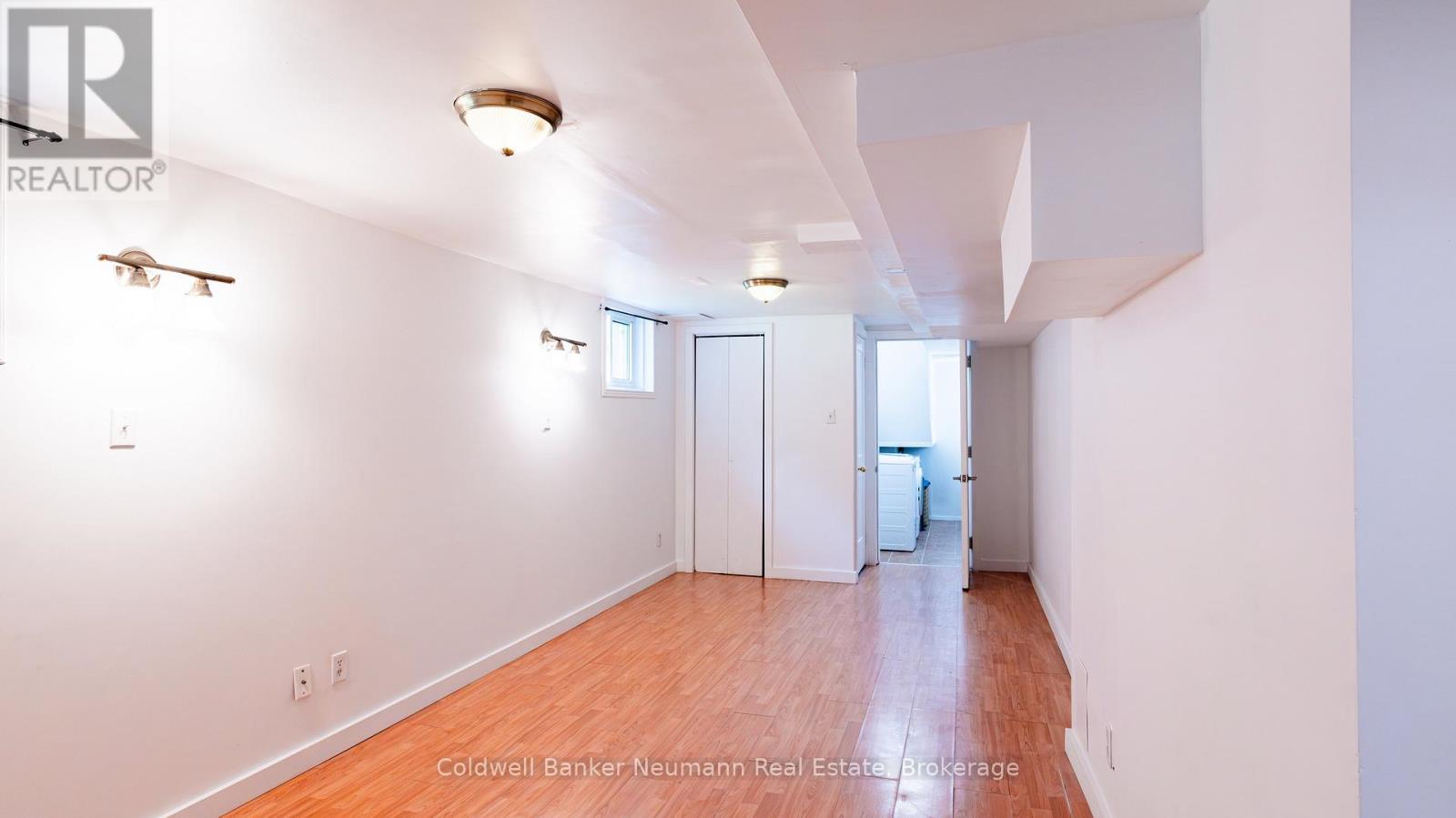 Photo 34 of 54 Conroy Crescent, Guelph ON