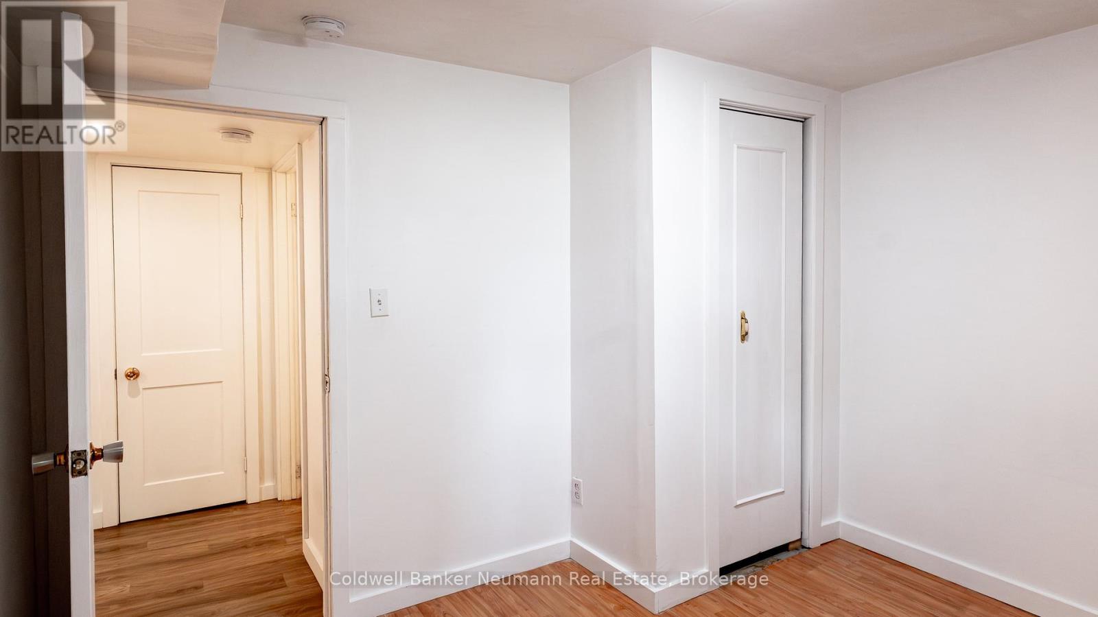 Photo 36 of 54 Conroy Crescent, Guelph ON