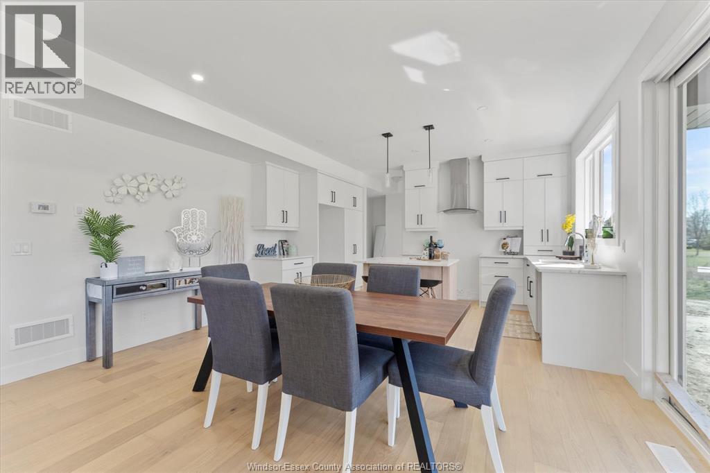 Photo 12 of 2548 Mayfair Avenue South, Lasalle ON