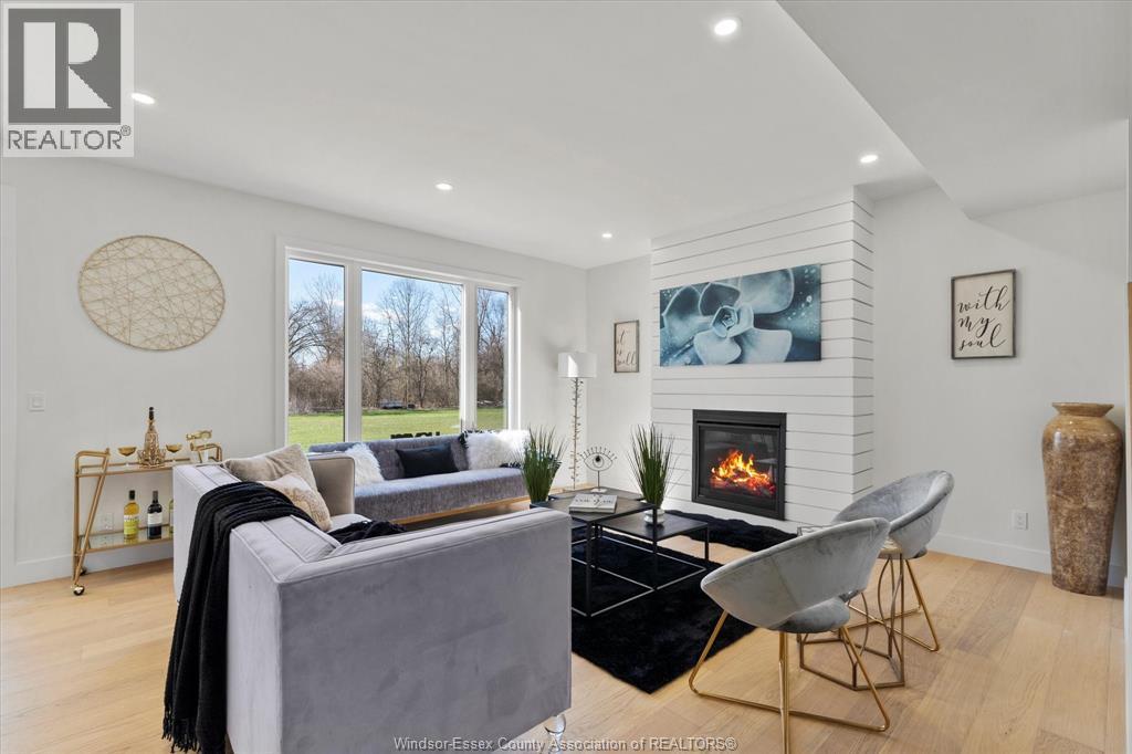 Photo 13 of 2548 Mayfair Avenue South, Lasalle ON