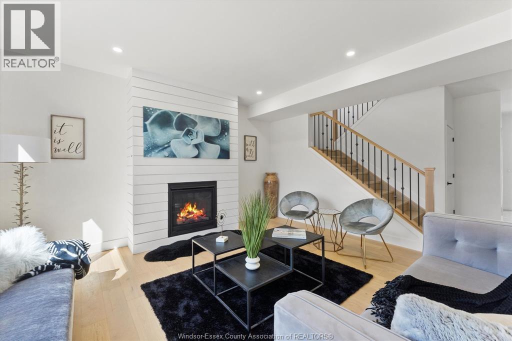 Photo 15 of 2548 Mayfair Avenue South, Lasalle ON
