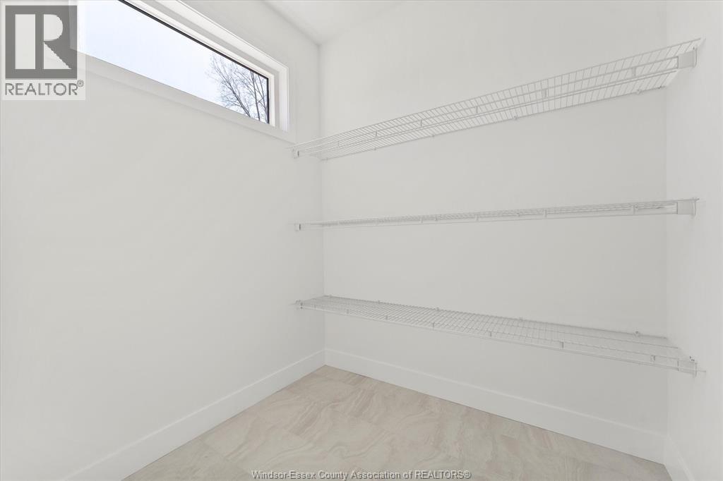 Photo 23 of 2548 Mayfair Avenue South, Lasalle ON