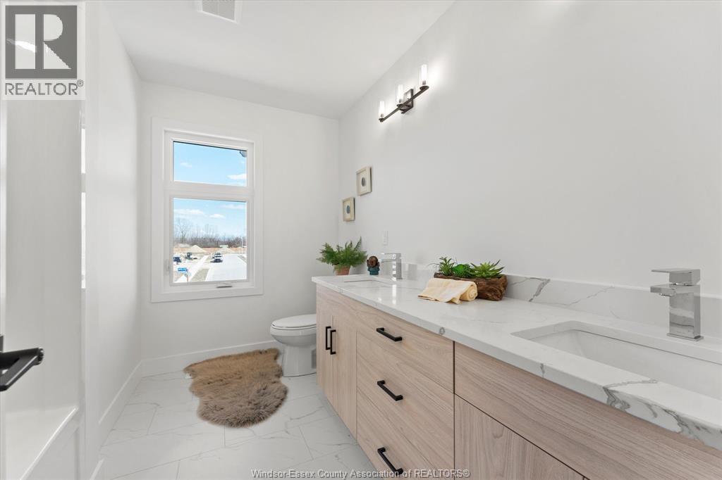 Photo 33 of 2548 Mayfair Avenue South, Lasalle ON