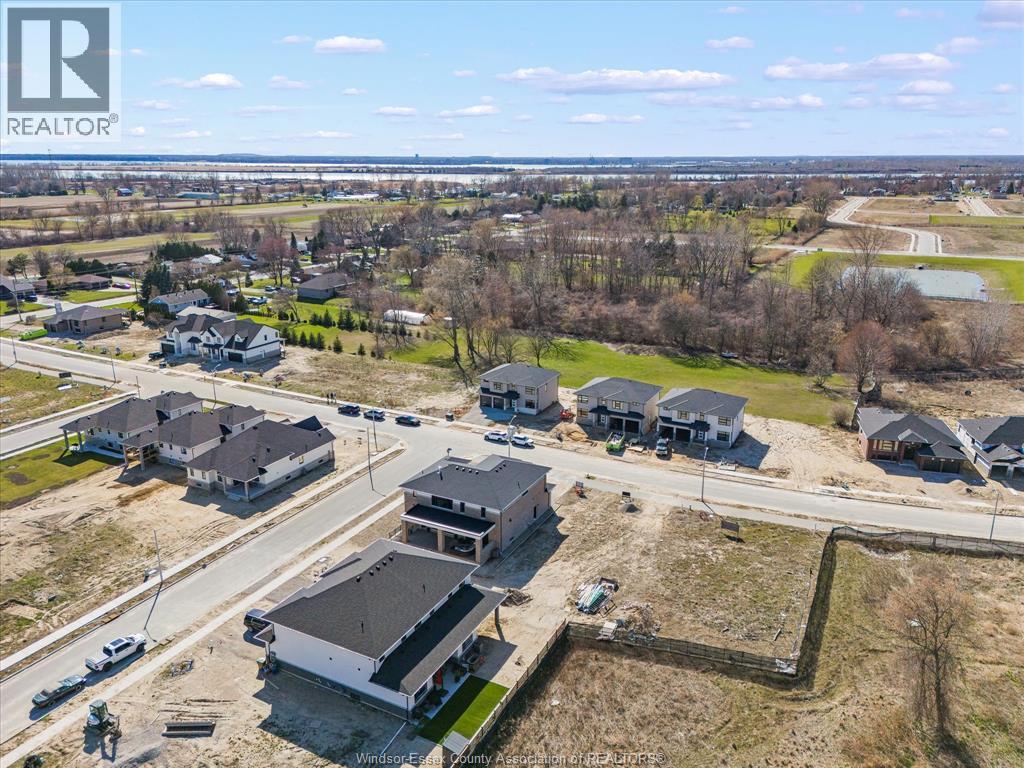 Photo 44 of 2548 Mayfair Avenue South, Lasalle ON